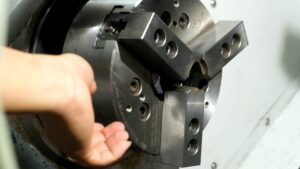 cấu tạo máy tiện cnc