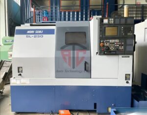 Máy tiện CNC