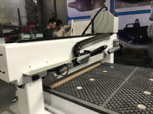 uu-nhuoc-diem-ban-hut-chan-khong-cho-may-cnc-1 (1)