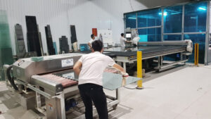 phan-loai-may-cat-kinh-cnc