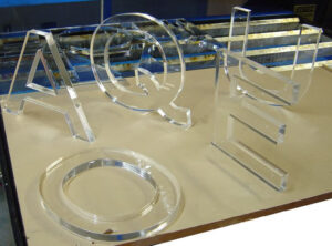 uu-diem-cua-may-cat-nhua-cnc