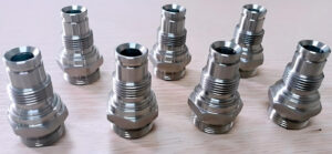 dac-diem-noi-bat-cua-gia-cong-tien-cnc-chi-tiet-nho-1