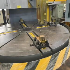 Cấu tạo máy tiện đứng CNC