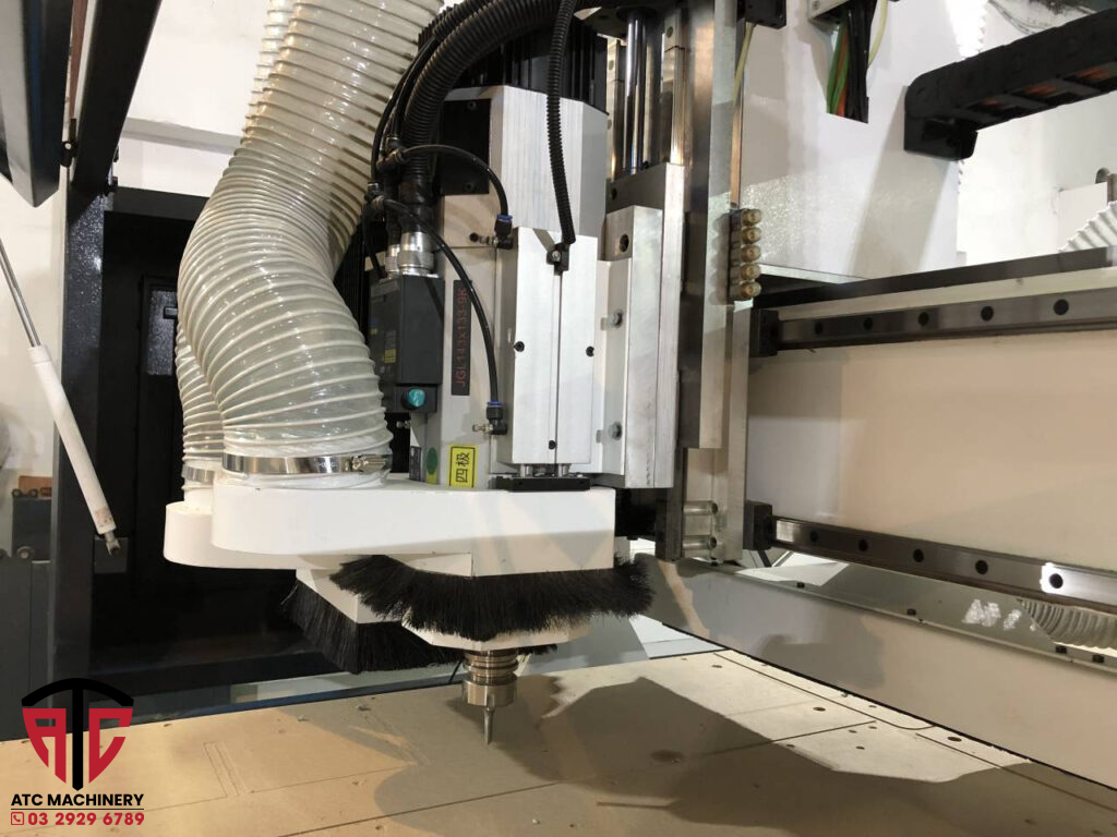 may cnc trung tam la gi 1 Báo giá máy CNC trung tâm mới nhất 2025 5 Máy CNC trung tâm là gì?