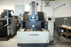 Máy CNC của thương hiệu Mitsubishi 