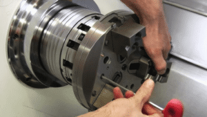 Mâm cặp không hoạt động là một trong các lỗi thường gặp của máy tiện CNC