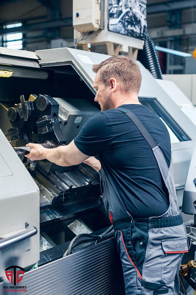 sua may cnc tai dong anh 3 Chuyên Sửa Máy CNC Tại Đông Anh Hiệu Quả, Giá Tốt 8 Đơn vị sửa máy CNC tại Đông Anh uy tín sẽ có chính sách bảo hành